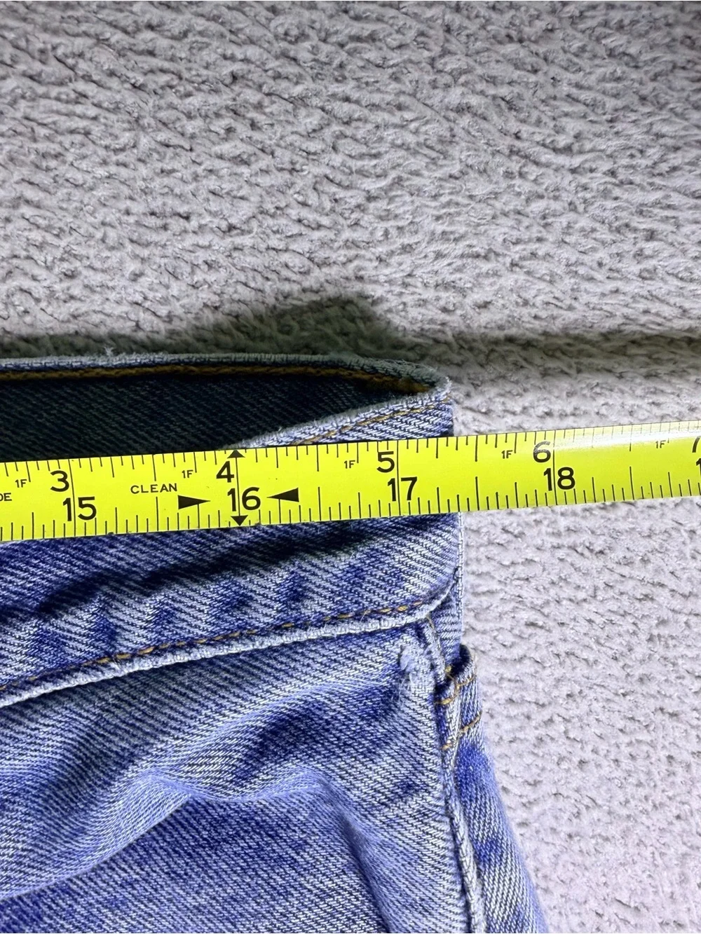 Vintage Levi’s 501 Jeans Men’s 34x32 Blue Light Wash Denim Orginal Straight Fit